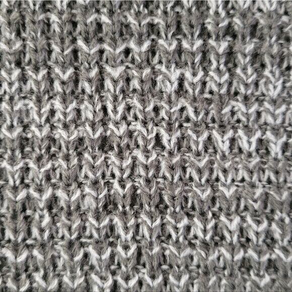 SO® Grey Haze Crewneck Curved Hem Knit Sweater - Picture 10 of 13